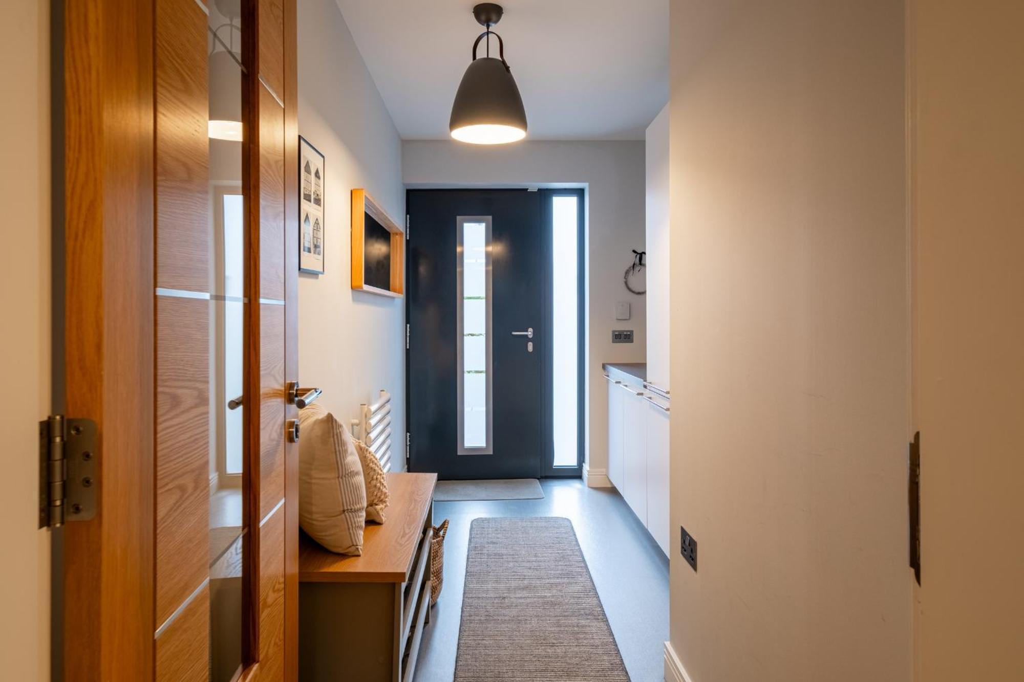 Modern House With Hot Tub, Perfect Night Away! Villa Huntly Eksteriør bilde