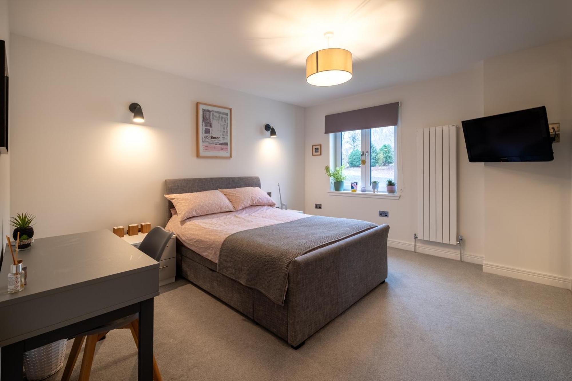 Modern House With Hot Tub, Perfect Night Away! Villa Huntly Eksteriør bilde