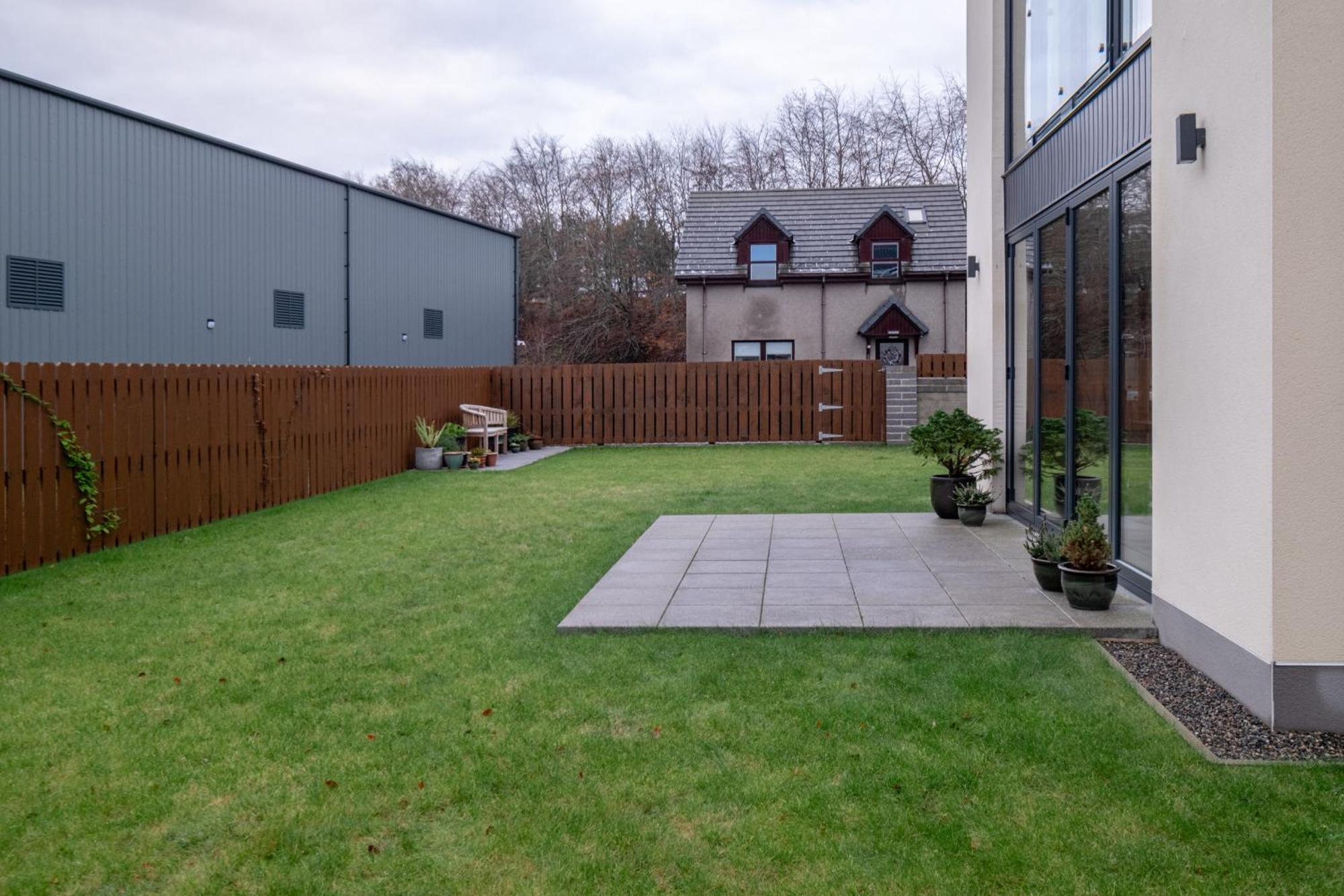 Modern House With Hot Tub, Perfect Night Away! Villa Huntly Eksteriør bilde